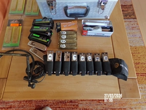 Bluesharps in verschliener Tonlagen zu verkaufen +Mundharmonika Halter +Mundharomikamikrophon.