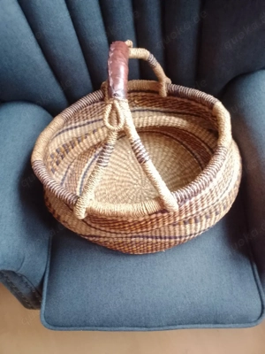 Schöner Korb. 10 Euro 