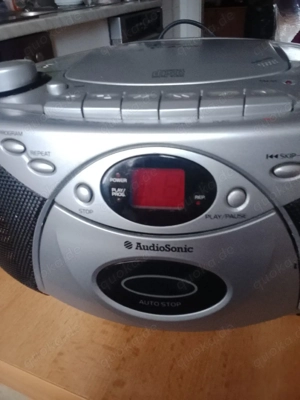 Älteres Radio CD Spieler. 10 Euro 