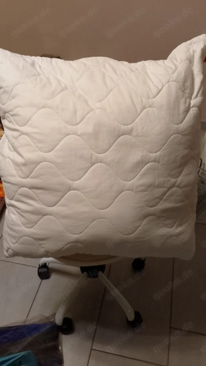 Kissen (unbenutzt, sehr guter Zustand)