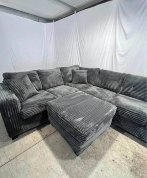 Modernes graues Ecksofa mit Chaiselongue und Hocker 