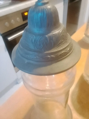 2 Bierseidel. 8 Euro 