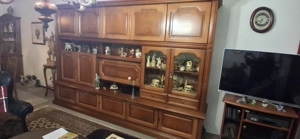 Massiver Wohnzimmerschrank