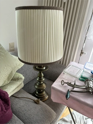Tischlampe mit Messingfuss