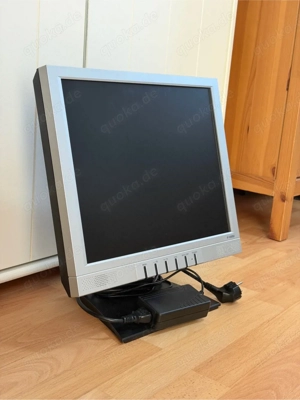 19  Monitor   VGA, inkl. Stromkabel, sofort einsatzbereit