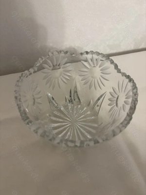 Schöne Glassschale mit geschliffenen Blumen Bild 2