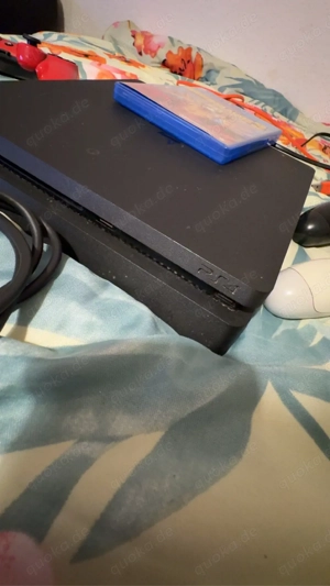 PlayStation 4 Slim (500GB) mit 4 Controllern + Spiel  Bild 2