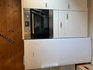 Küche weiß mit schwarzer Arbeitsplatte und Spüle mit Elektrogeräten sehr guter Zustand  Bild 5