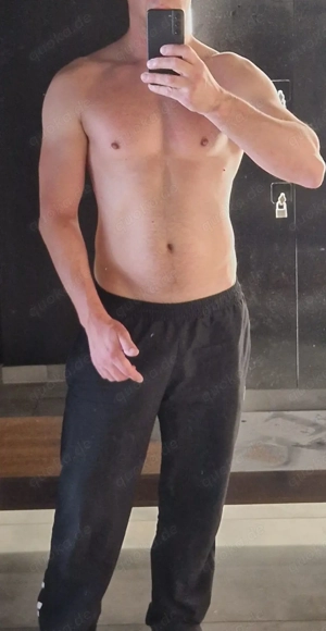  W mit Tagesfreizeit für regelmäßige Treffen gesucht (natürliches Aussehen, kein Model-Typ) 