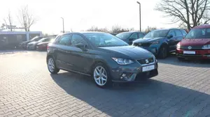 SEAT Ibiza FR CarPlay Front Assist Tempo. PDC DAB