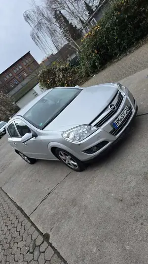 Opel Astra 1.6 Edition Bild 2