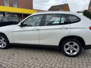 BMW X1 20 d xDrive Panorama-R.Kamera AUTOMATIK Bild 2