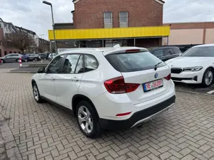 BMW X1 20 d xDrive Panorama-R.Kamera AUTOMATIK Bild 4