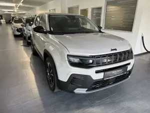 Jeep Avenger 1.2 100PS Altitude 18 Zoll + GJR + Zubeh