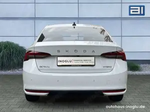 Skoda Octavia 1.5 TSI mHEV Selection DSG SHZ+R-Kam+DAB Bild 4