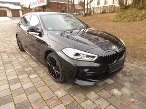 BMW 118 i M Sport LED, PDC, SHZG, Bild 2