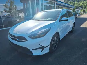 Kia Ceed SW / cee'd SW Ceed SPORTWAGON 1.5 T-GDI"Gold"Navi*JETZT o.NIE!