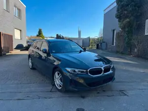 BMW 320 i Touring Live CKPT Plus*STHZ*WIDESCREEN*1.H*