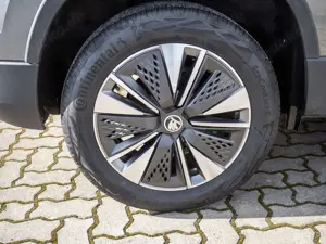 Skoda Karoq 1.5 TSI ACT DSG Tour KAMERA AHK ACC LED Bild 5