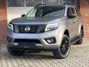 Nissan Navara Tekna HardTop 1-Hand
