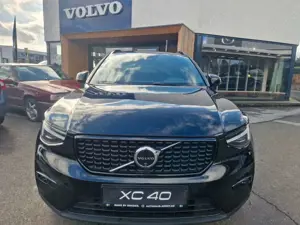 Volvo XC40 B3 Plus Dark 2WD Bild 2