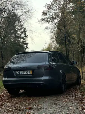 Audi A6 Avant 3.0 TDI DPF quattro tiptronic
