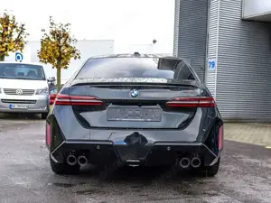 BMW M5 Limousine 0,5%Versteu. ULTIMATE PACKAGE AHK Bild 5
