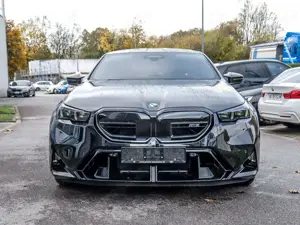 BMW M5 Limousine 0,5%Versteu. ULTIMATE PACKAGE AHK Bild 4