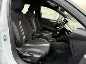 Opel Corsa GS 1.2 Turbo *Kamera*SHZ*PDC* 74 kW (101 PS), S... Bild 4