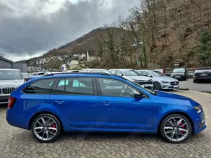 Skoda Octavia Kombi RS AHK ACC DCC Navi LED PDC Sitzheiz Bild 4
