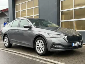 Skoda Octavia 2,0 TDI Lim. STYLE Virtual LED Navi Keyless Kamera