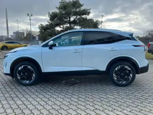 Nissan Qashqai 1.3 DIG-T MHEV AT N-Connecta WINTERPAKET Bild 3