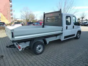Fiat Ducato Pritsche 35 L4 DOKA 140 Mjet + AHK 7Sitze Bild 4
