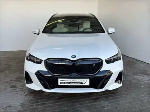 BMW i5 eDrive40 Tour. M Sport Pro LiveCock.LED.AHK.