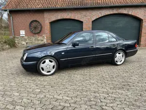 Mercedes-Benz E 230 E 230 Avantgarde AMG 1.Lack rostfrei
