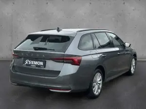 Skoda Octavia Combi TDI DSG Selection AHK MatrLED 360° Bild 4