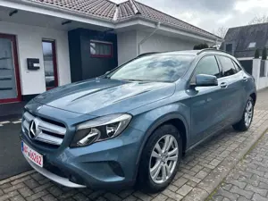 Mercedes-Benz GLA 200 4 Matic Leder Allrad Navi