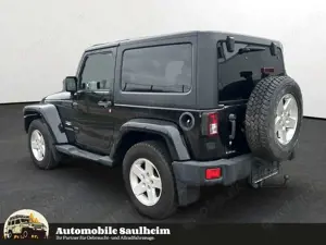 Jeep Wrangler Sahara 2.8 CRD *NUR 125TKM*NAVI*ALPINE* Bild 2