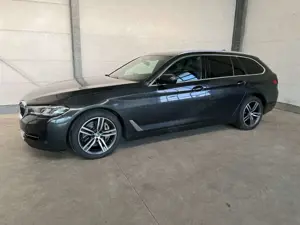 BMW 530 d Touring xDrive+LED+ParkAssist+AHK+Pano etc.