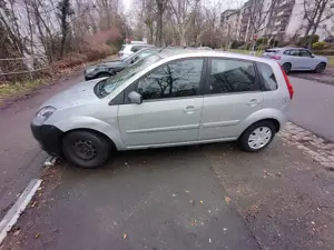 Ford Fiesta 1.3 Style Bild 2