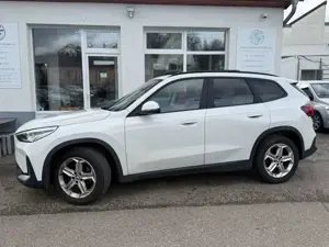 BMW X1 20 d xDrive*Sportpaket+Schiebedach+LED+AHK*