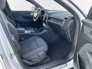 Volvo EX40 Single Motor Extended Range RWD Plus Black Edition Bild 3