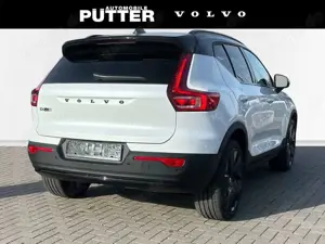 Volvo EX40 Single Motor Extended Range RWD Plus Black Edition Bild 2