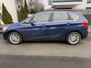 BMW 220 220i Active Tourer Luxury Line Bild 3