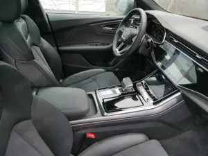 Audi RS Q8 HD-Matrix Pano BO STHZG Luft Bild 3