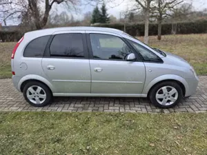Opel Meriva 1.8 16V (Essentia)