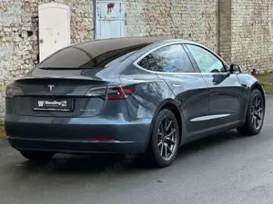 Tesla Model 3 LR AWD Dual Motor SHZ LED KEYLESS ACC MwSt ausw. Bild 2