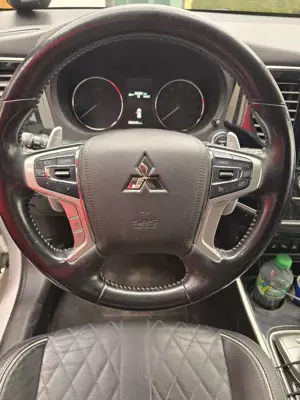 Mitsubishi Outlander 2.4 4WD Plug-In Hybrid Bild 4