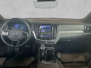 Volvo V60 Recharge T6 AWD Plus Dark ACC/Pano/19''/HK Bild 4