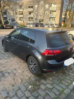Volkswagen Golf 2.0 TDI BlueMotion Technology DSG Allstar Bild 3